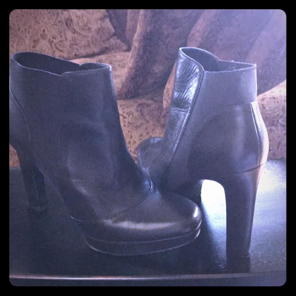 Via Spiga shoe booties